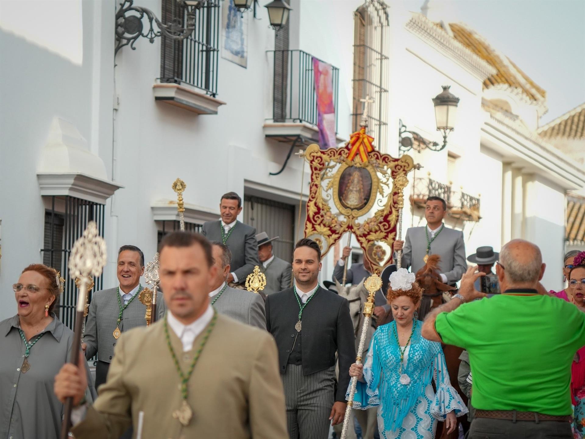 La Hermandad Matriz inicia el camino a El Rocío para recibir a las filiales y comenzar este viernes la romería