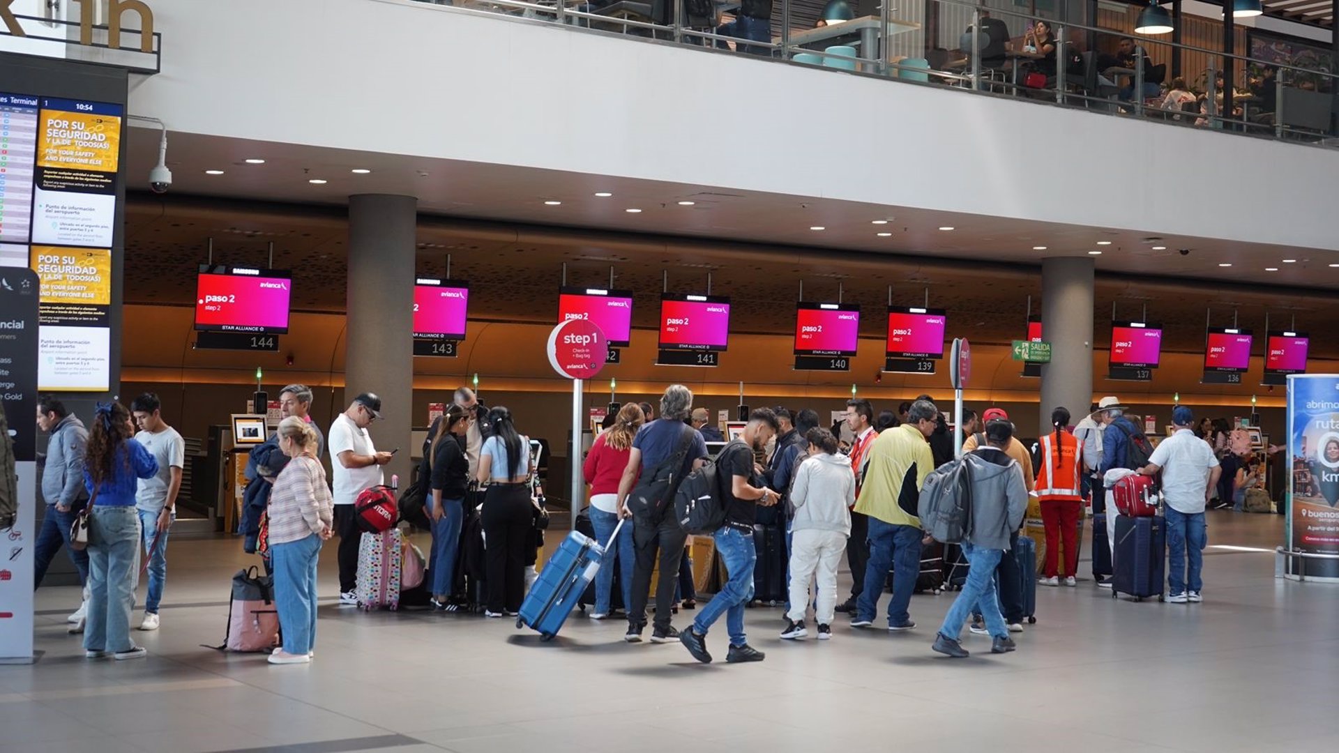 Los 27 acuerdan elevar el tiempo de retraso de vuelo que da derecho a indemnización pese al no de España