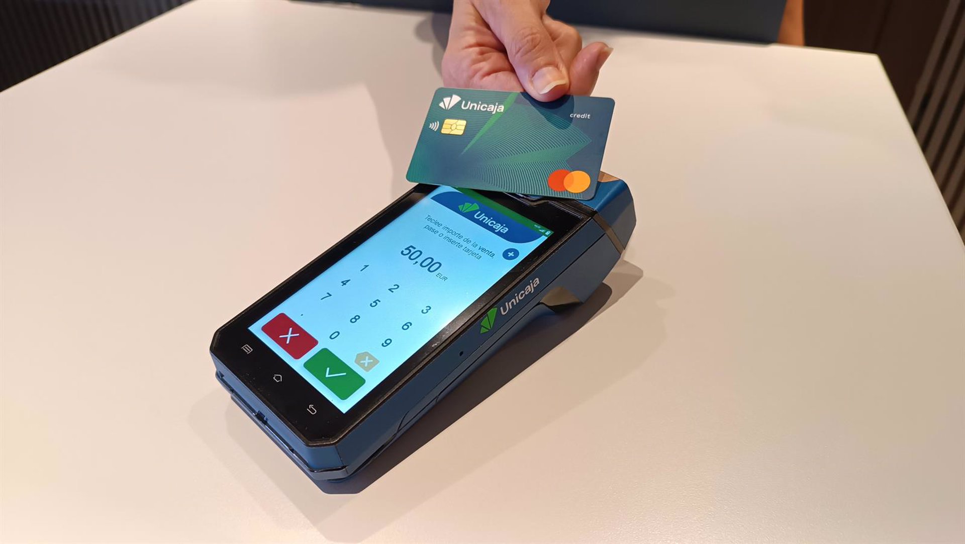 Unicaja sortea 55 premios de hasta 250 euros por el uso de tarjetas y Bizum