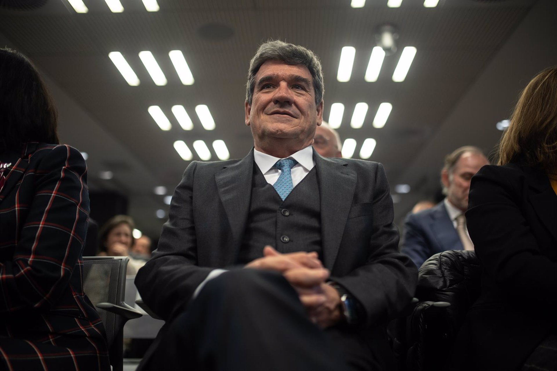 El Banco de España recorta tres décimas su previsión de PIB en 2025, al 2,4%, y rebaja al 1,8% la de 2026