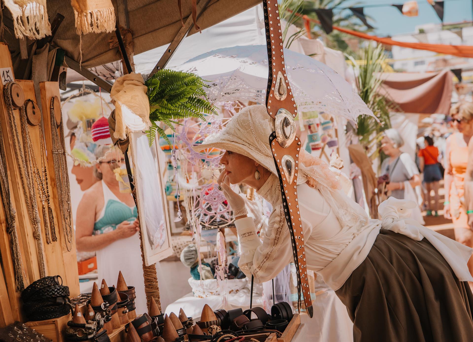 Un viaje en el tiempo: descubre la huella indiana y la vibrante Feria de los Americanos en Lloret de Mar