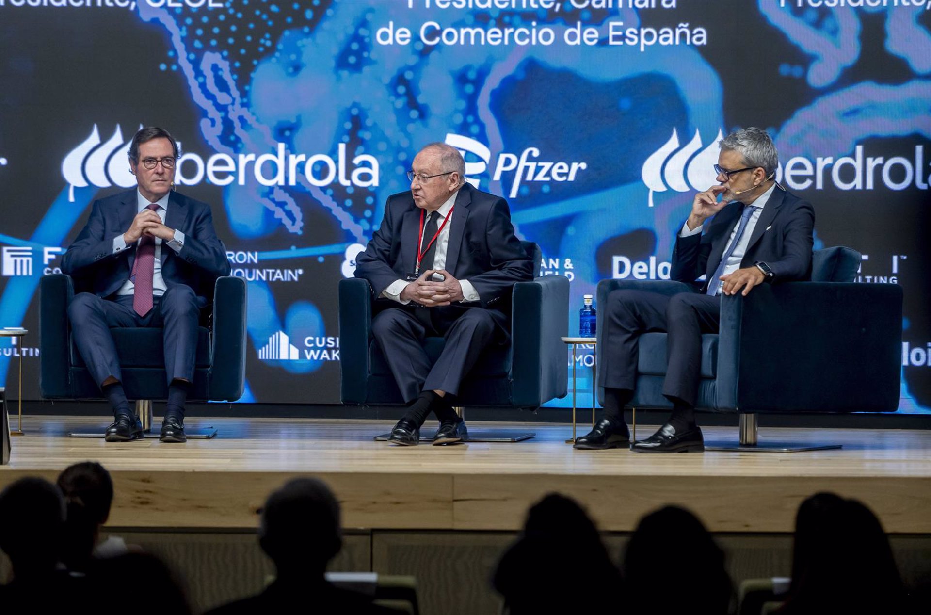 Bonet y Garamendi llaman a la unidad de Europa para hacer frente a las tensiones comerciales