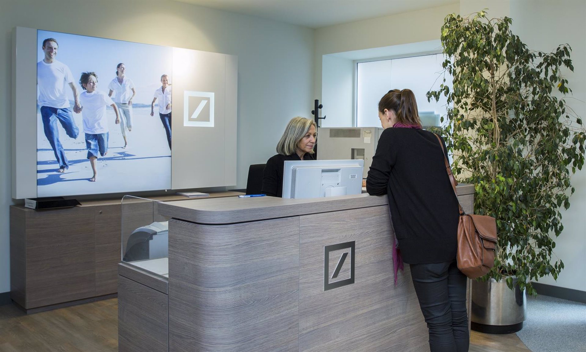 La junta de DWS (Deutsche Bank) aprueba un dividendo de 440 millones y renovación de cargos