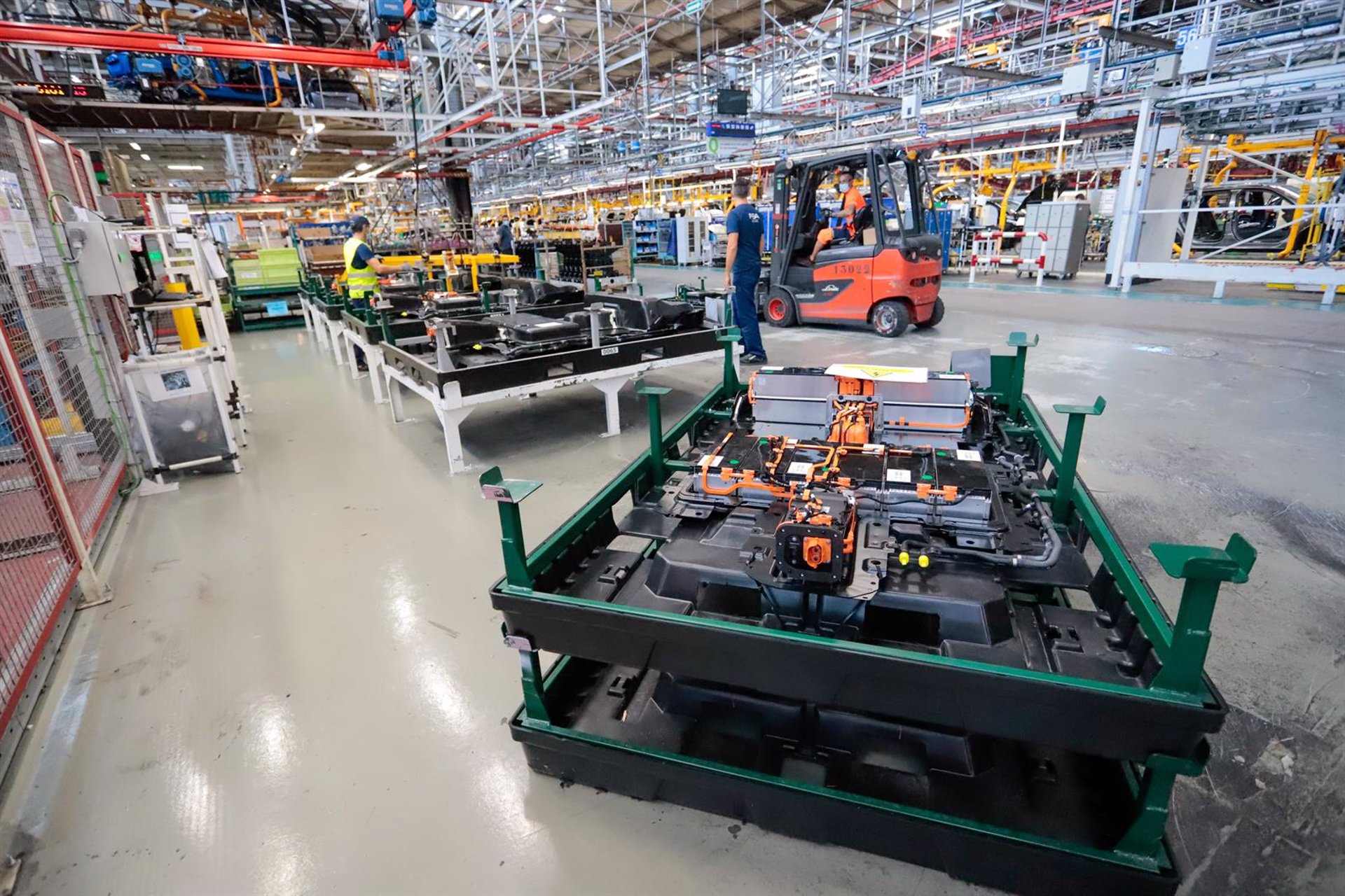 Los costes laborales y los salarios suben un 3,8% en el primer trimestre, hasta cifras récord en 25 años