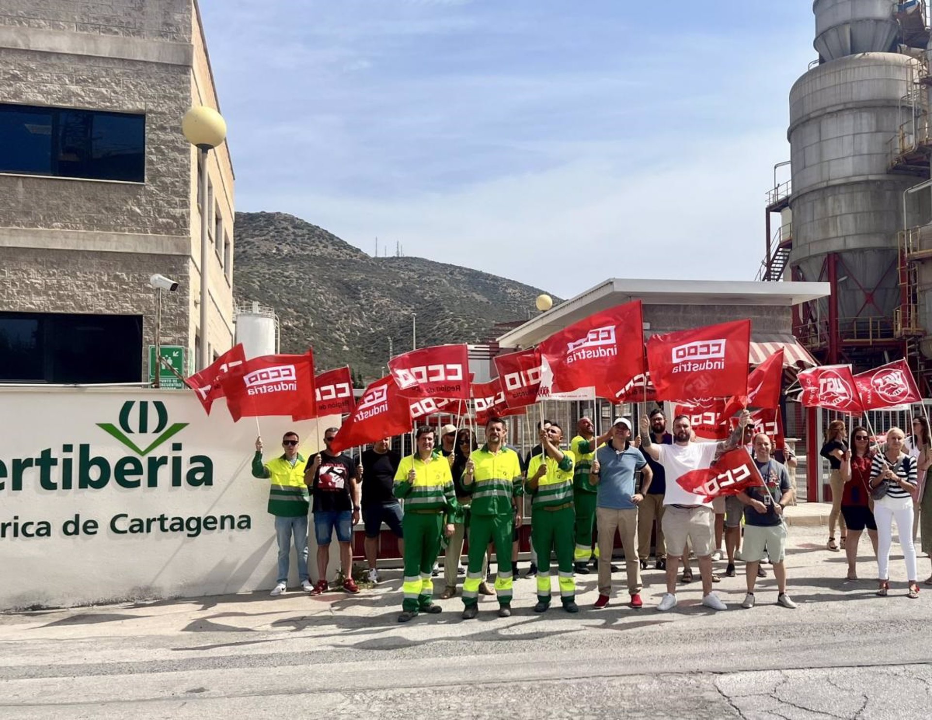 Los sindicatos convocan once días más de huelga en las cinco fábricas de Fertiberia en contra del ERE