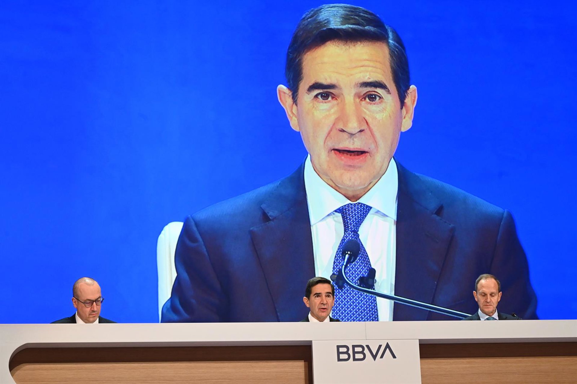 Torres (BBVA) espera que el periodo de aceptación de la OPA comience en julio y apuesta por evitar agosto
