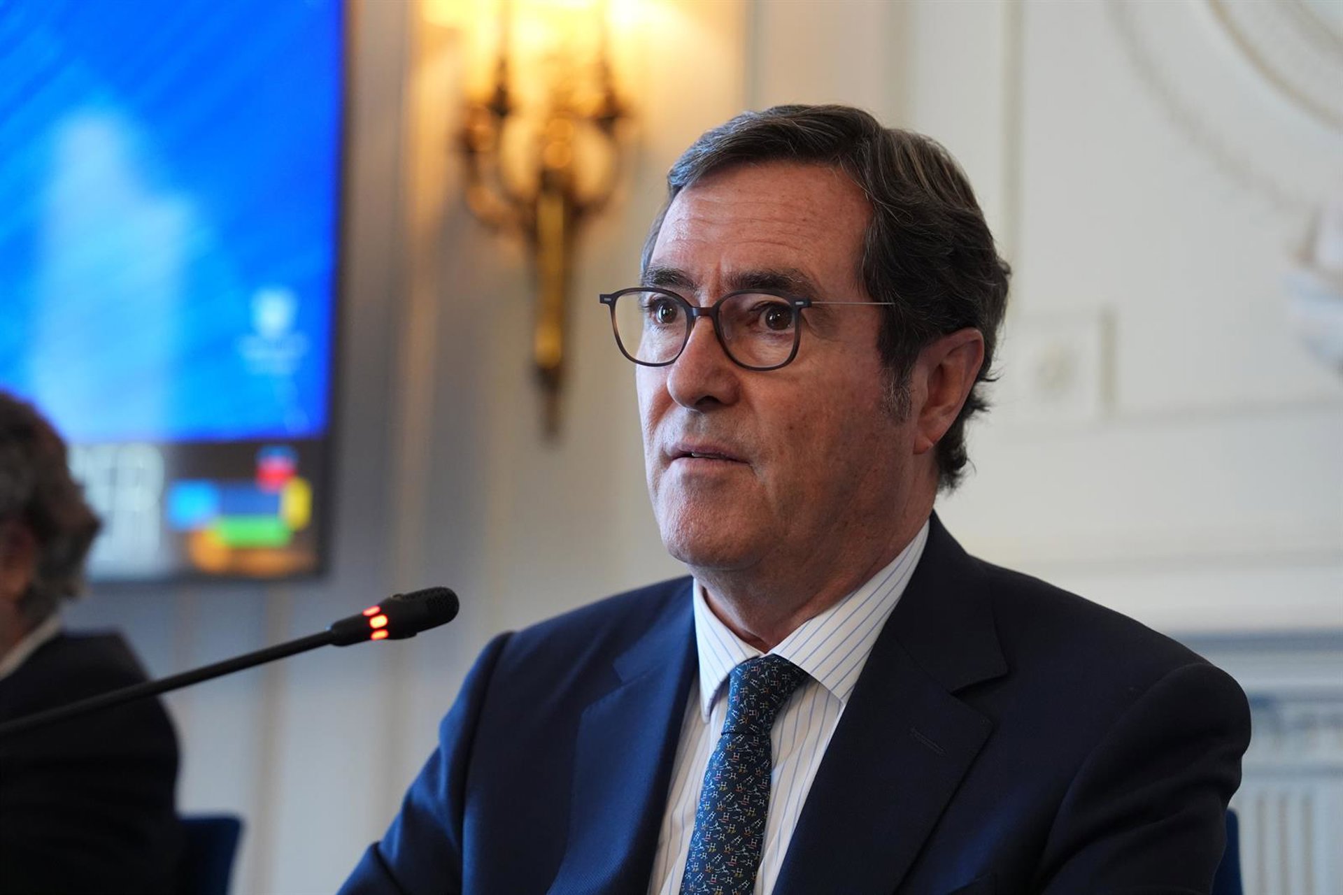 CEOE, sobre la OPA de BBVA y Sabadell: «Se ha politizado mucho esta historia desde hace un año»