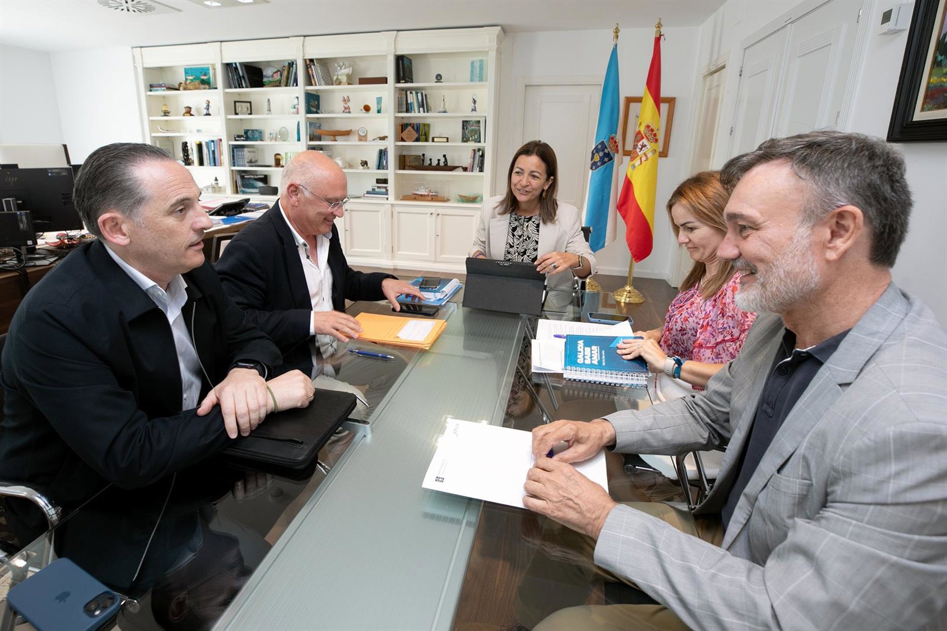 Xunta analiza con sector alternativas ante veto comunitario al palangre en 87 áreas del Atlántico Nororiental