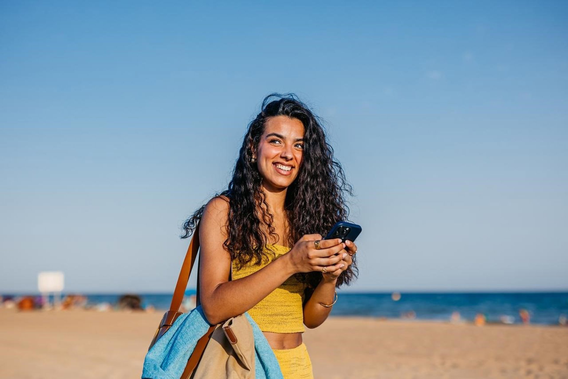 Telefónica refuerza su 5G en casi 500 municipios con alta afluencia de visitantes en verano