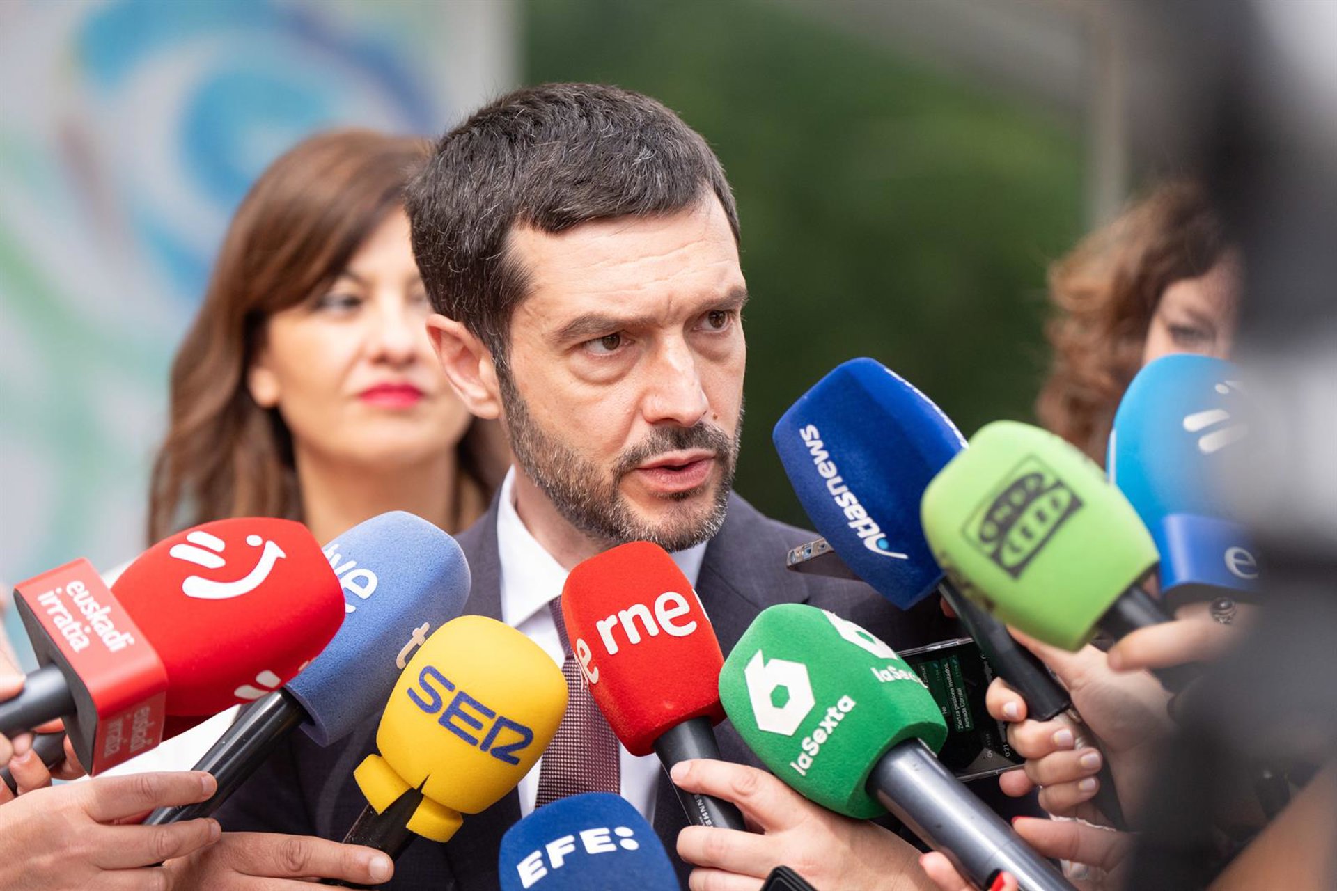 Bustinduy insta al Ayuntamiento de Madrid a aplicar la normativa para cerrar los pisos turísticos ilegales