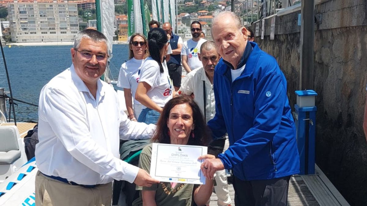 El Rey Juan Carlos I asiste al cierre del proyecto “Bautismos de Mar” de la Mancomunidad de O Salnés