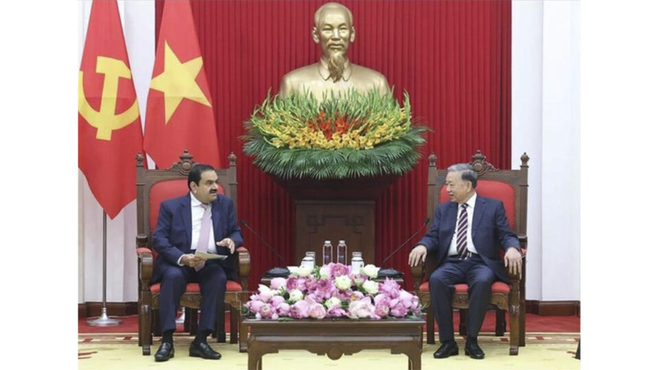 El multimillonario indio Gautam Adani planea invertir hasta 10.000 millones de dólares en Vietnam