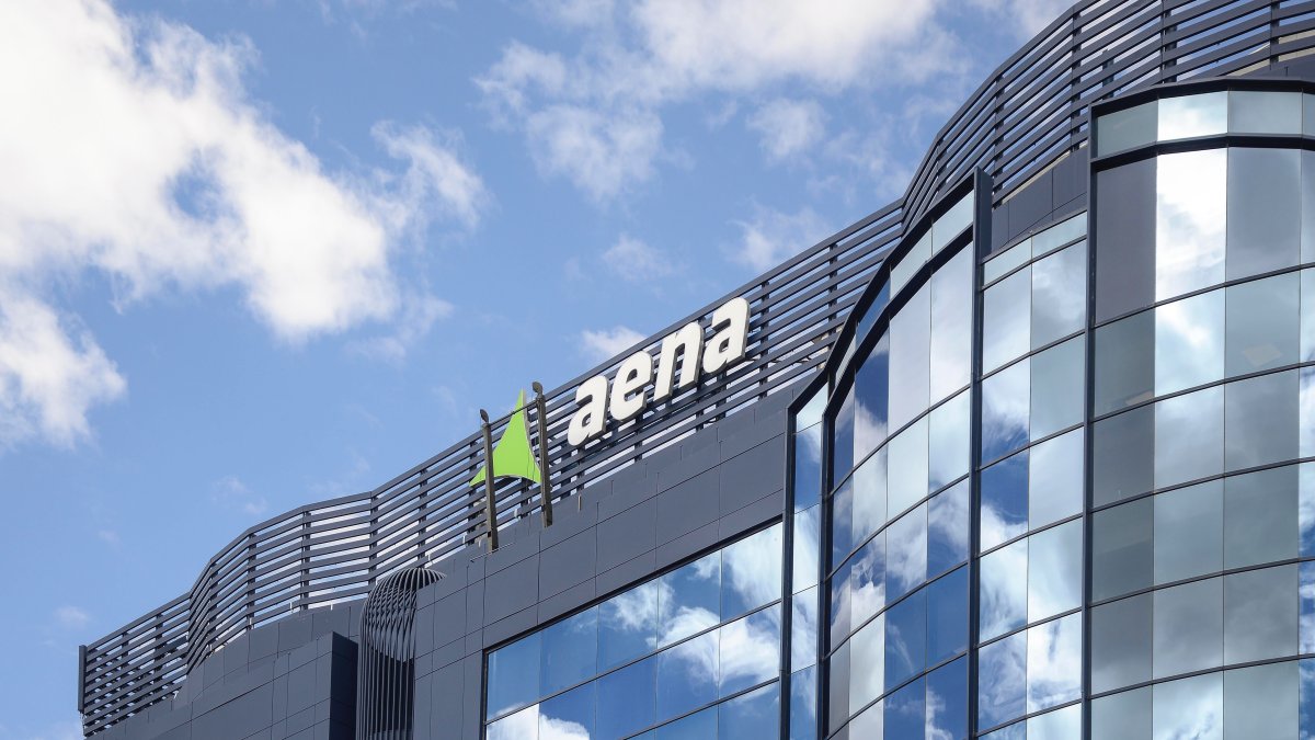 Los aeropuertos de Aena gestionan hasta junio más de 180 millones de pasajeros