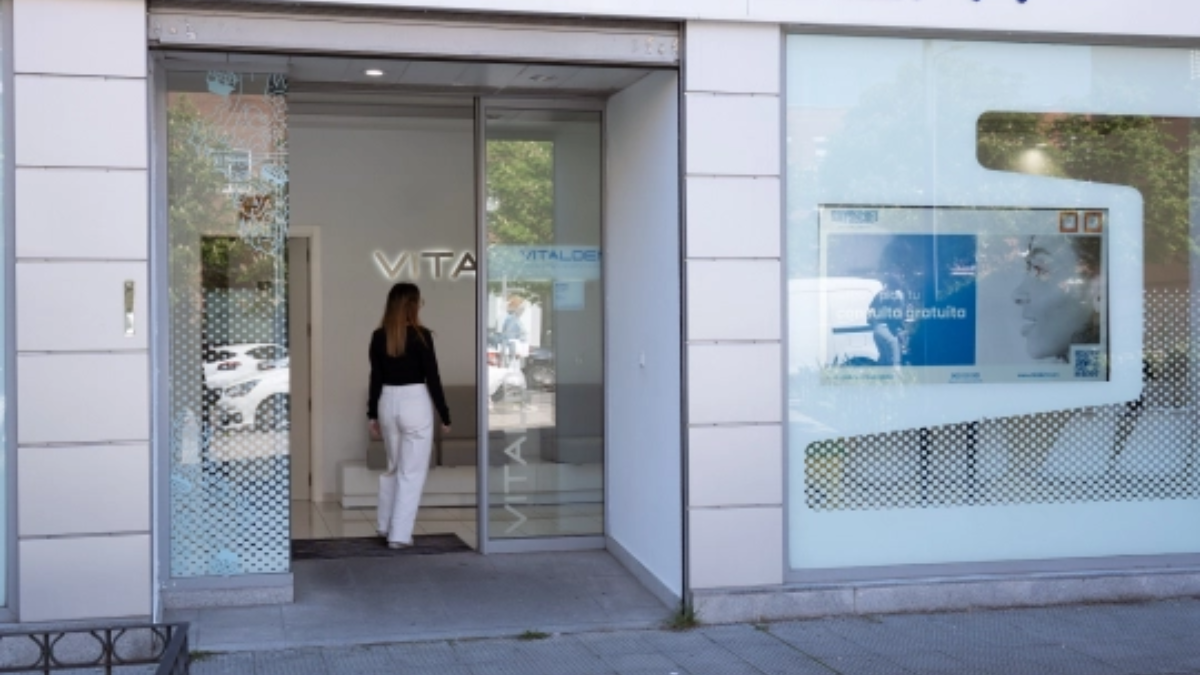 El gigante canadiense OTPP irrumpe en la odontología española con la compra de Vitaldent por más de 1.000 millones