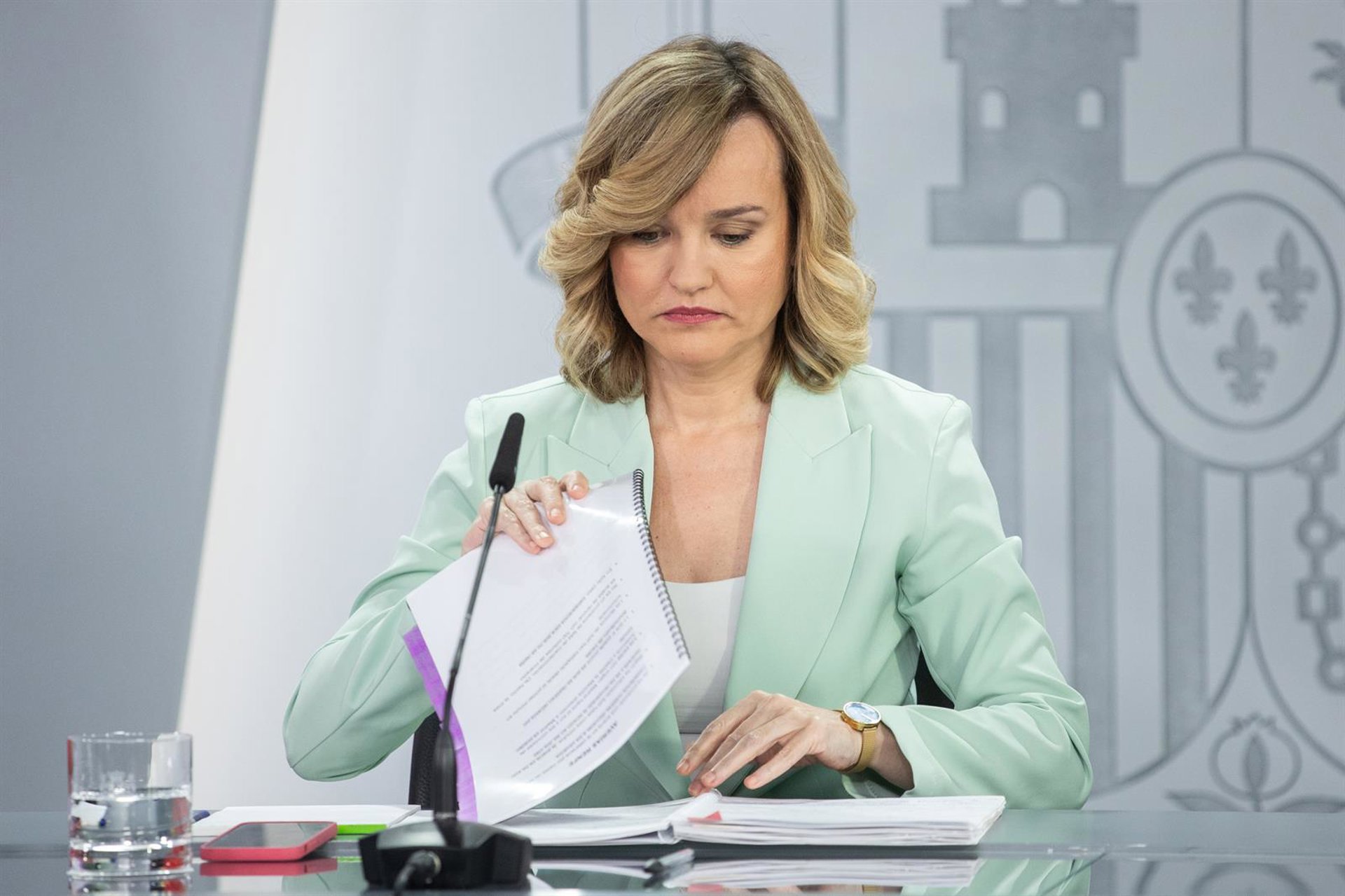 El Gobierno afirma que su parte en la OPA de BBVA «se acaba» y deben decidir los accionistas de Sabadell