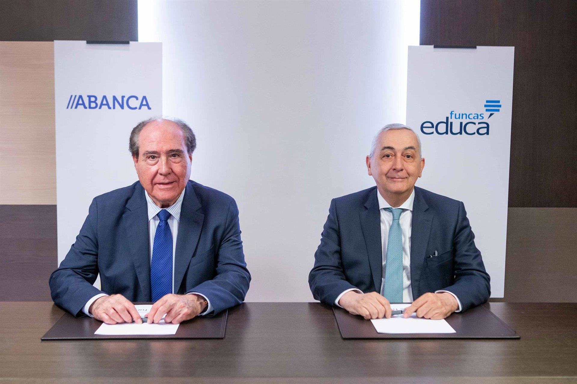 Abanca y Funcas amplían su colaboración para impulsar la cultura financiera de la sociedad