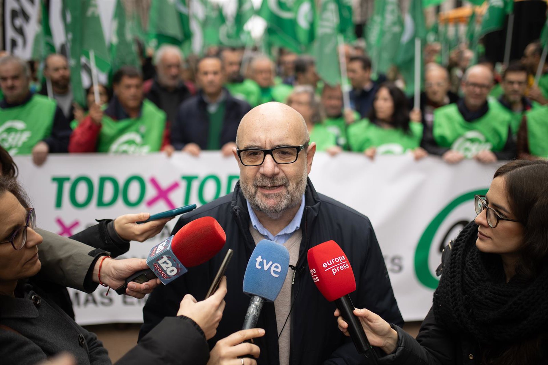 CSIF demanda a Función Pública por el retraso de cinco años en la implantación del teletrabajo en la AGE