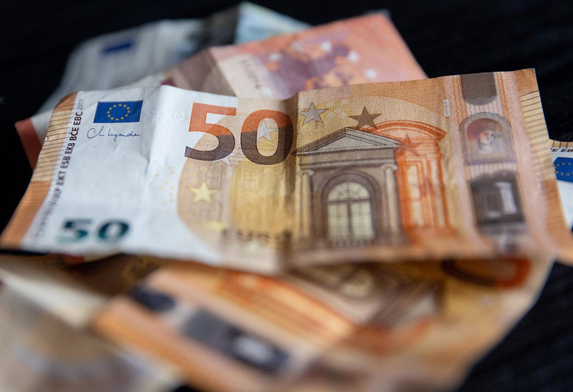 El Tesoro coloca 6.785 millones en deuda a medio y largo plazo y eleva la rentabilidad ofrecida a inversores