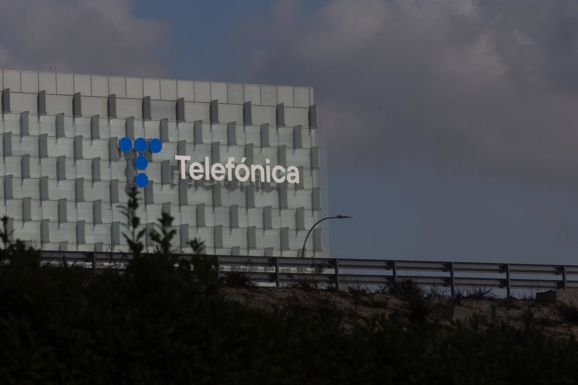Telefónica y Orange acapararon el 80% de las ayudas a las grandes telecos en España en 2024 con 433,5 millones