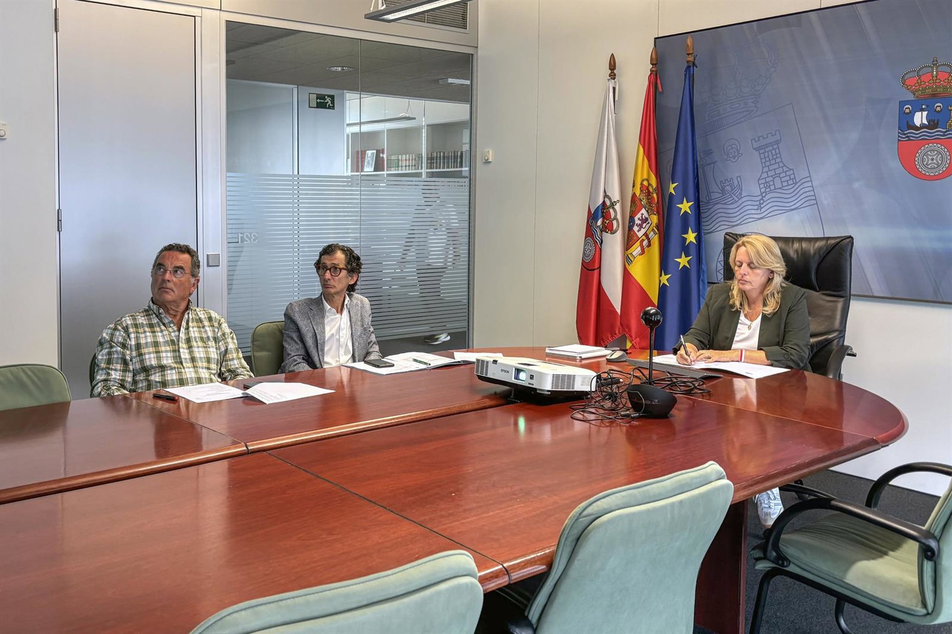 Cantabria solicita al Ministerio que sufrague el coste diferencial de los crotales electrónicos para el vacuno