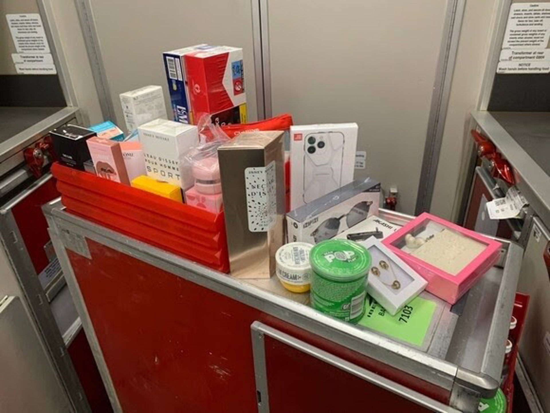 Iberia inaugura su tienda ‘duty free’ a bordo