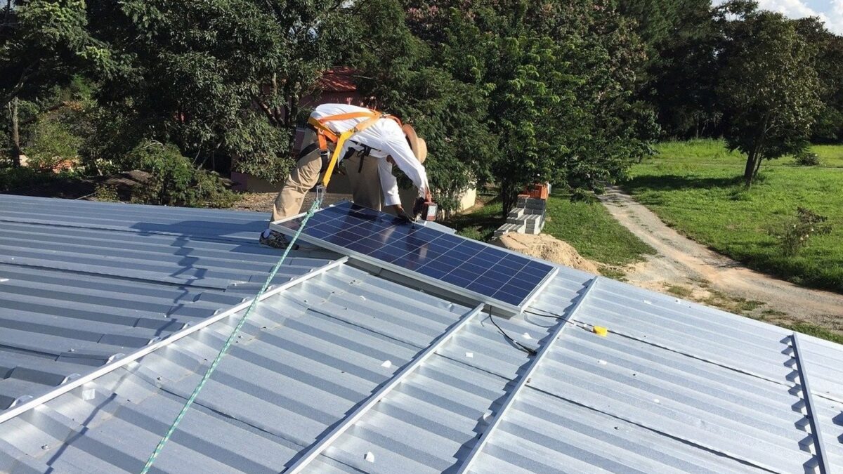 El 67% de los municipios de España bonifica el IBI para instalar ...
