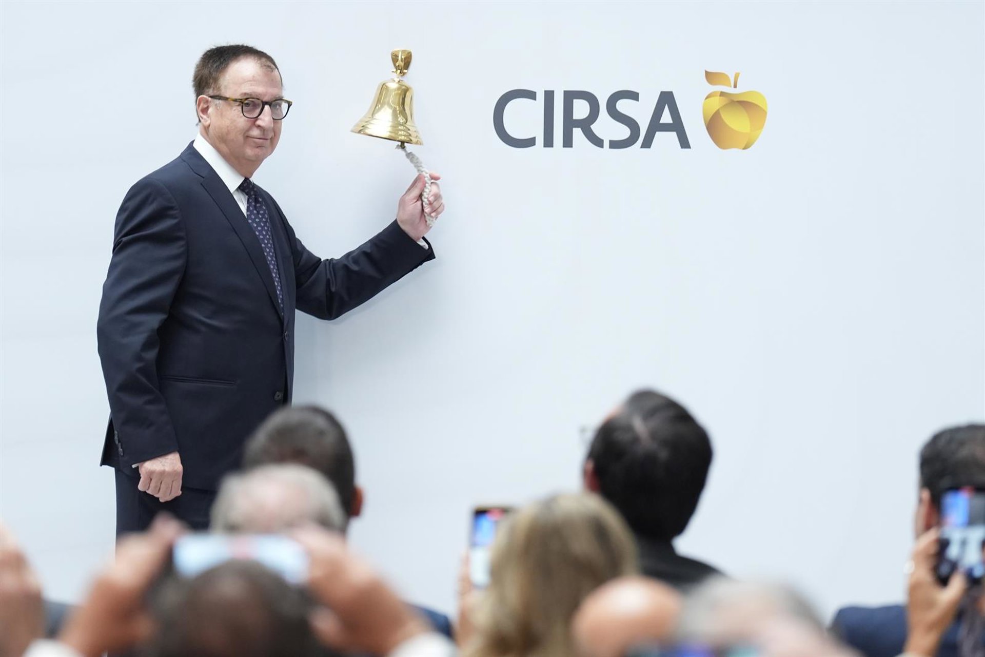 Cirsa escala un 6,6% y alcanza un precio de 16 euros por acción en su debut en el mercado continuo
