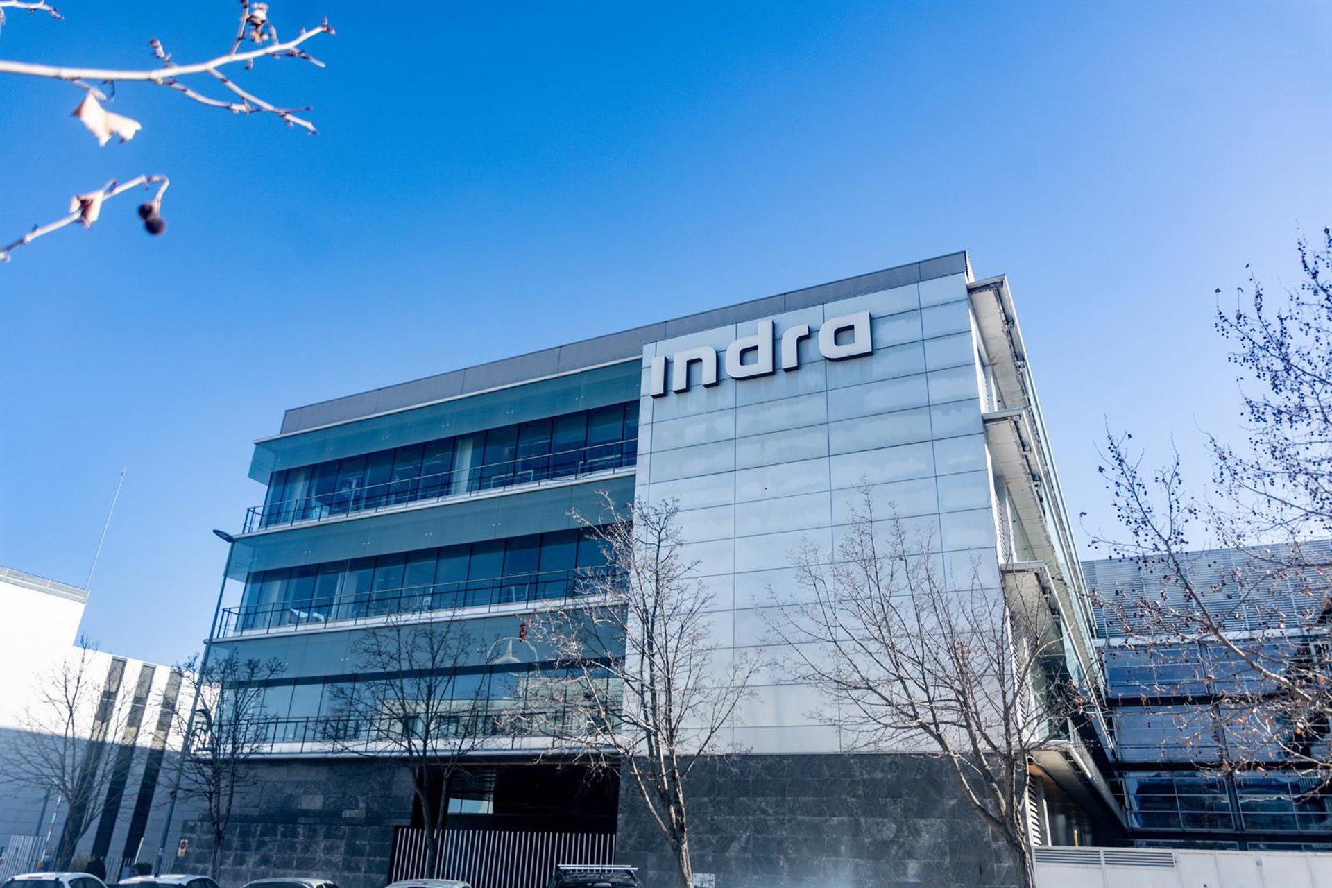 El BEI confirma la financiación de 385 millones a Indra para impulsar su I+D en defensa y espacio