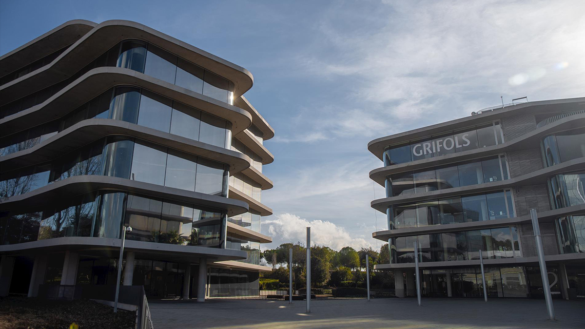 Grifols gana 304 millones hasta septiembre, un 245% más