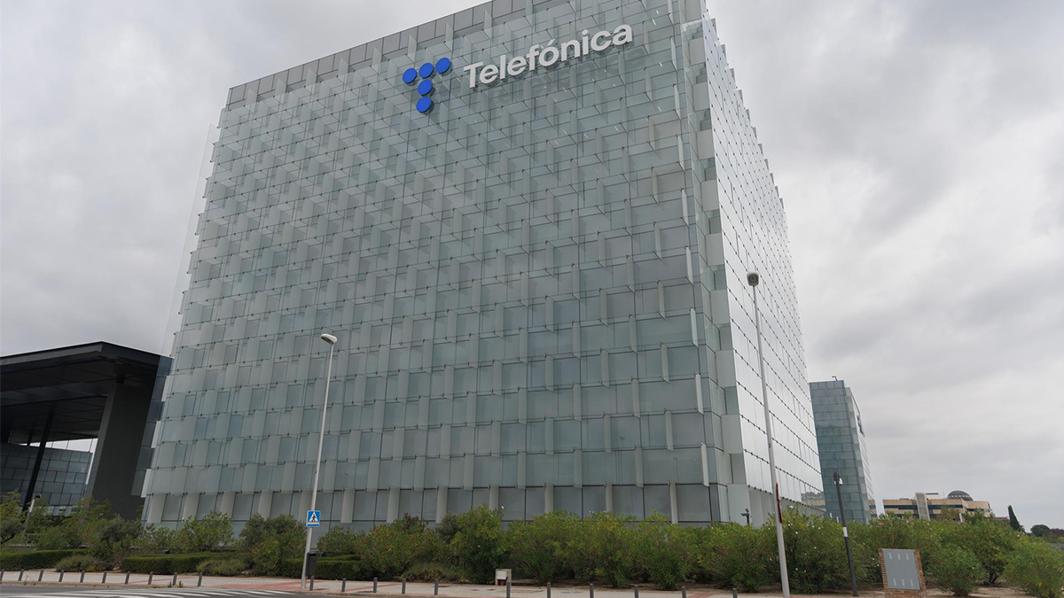 Telefónica España factura 6.356 millones hasta junio, un 1,8% más, y su estrategia comercial coge vuelo