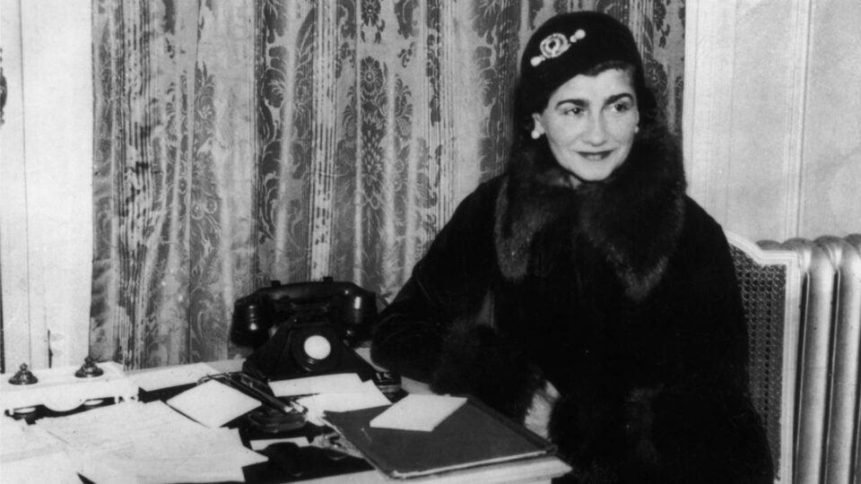 De cero a 5 millones: la historia del patrimonio neto de Coco Chanel el día de su muerte
