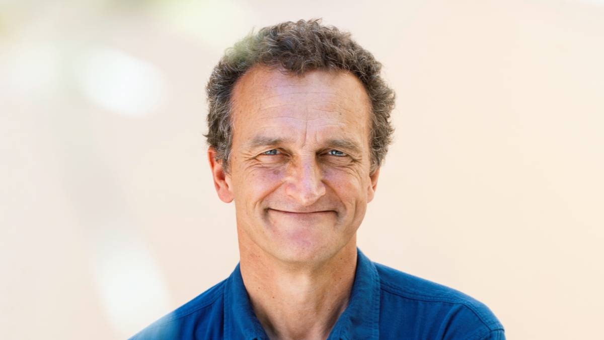 Gonzalo Mila, el diseñador que aprendió a mirar el mundo desde la sencillez y el sentido común