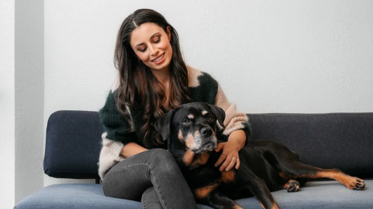 Céline Halioua, la científica que recaudó 135 millones de dólares para frenar el envejecimiento canino