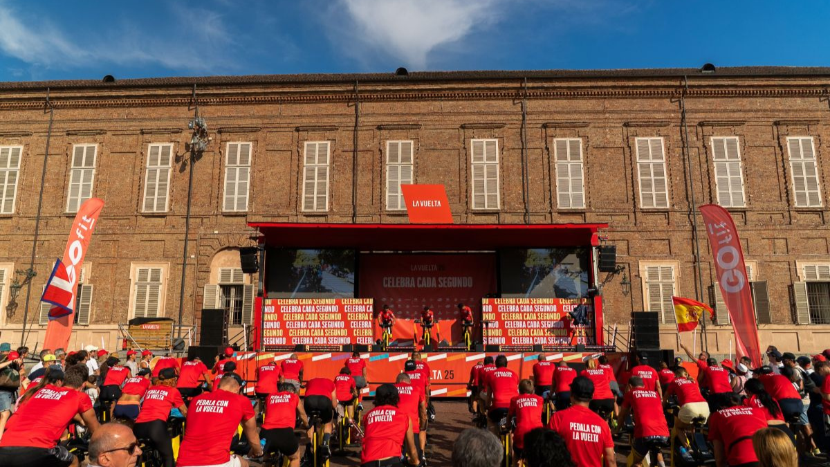 GO fit se suma a la salida histórica de La Vuelta desde Turín y refuerza su entrada en el mercado italiano