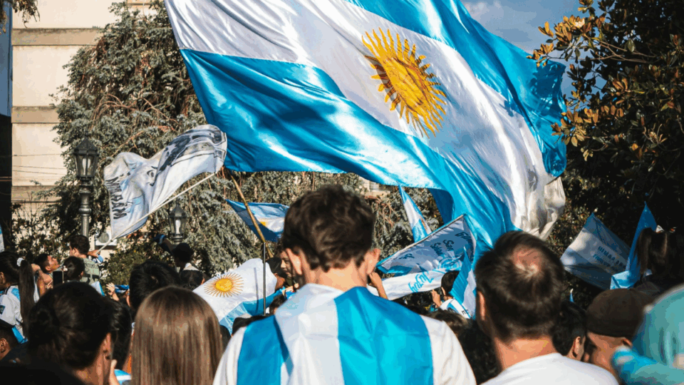 Cómo los escándalos de corrupción amenazan la confianza de los inversores en la Argentina de Milei