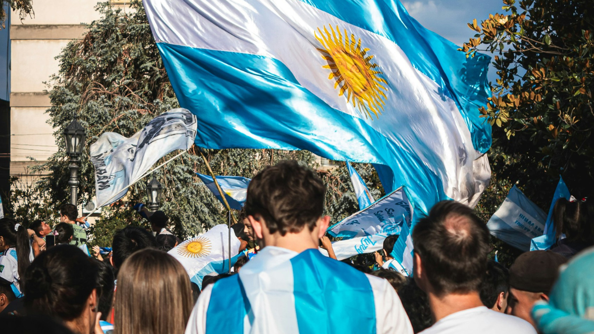 Cómo los escándalos de corrupción amenazan la confianza de los inversores en la Argentina de Milei