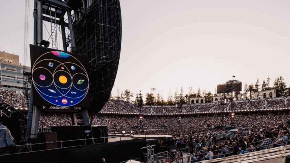 La megabanda Coldplay lleva la energía solar de gira, impulsando la energía limpia portátil