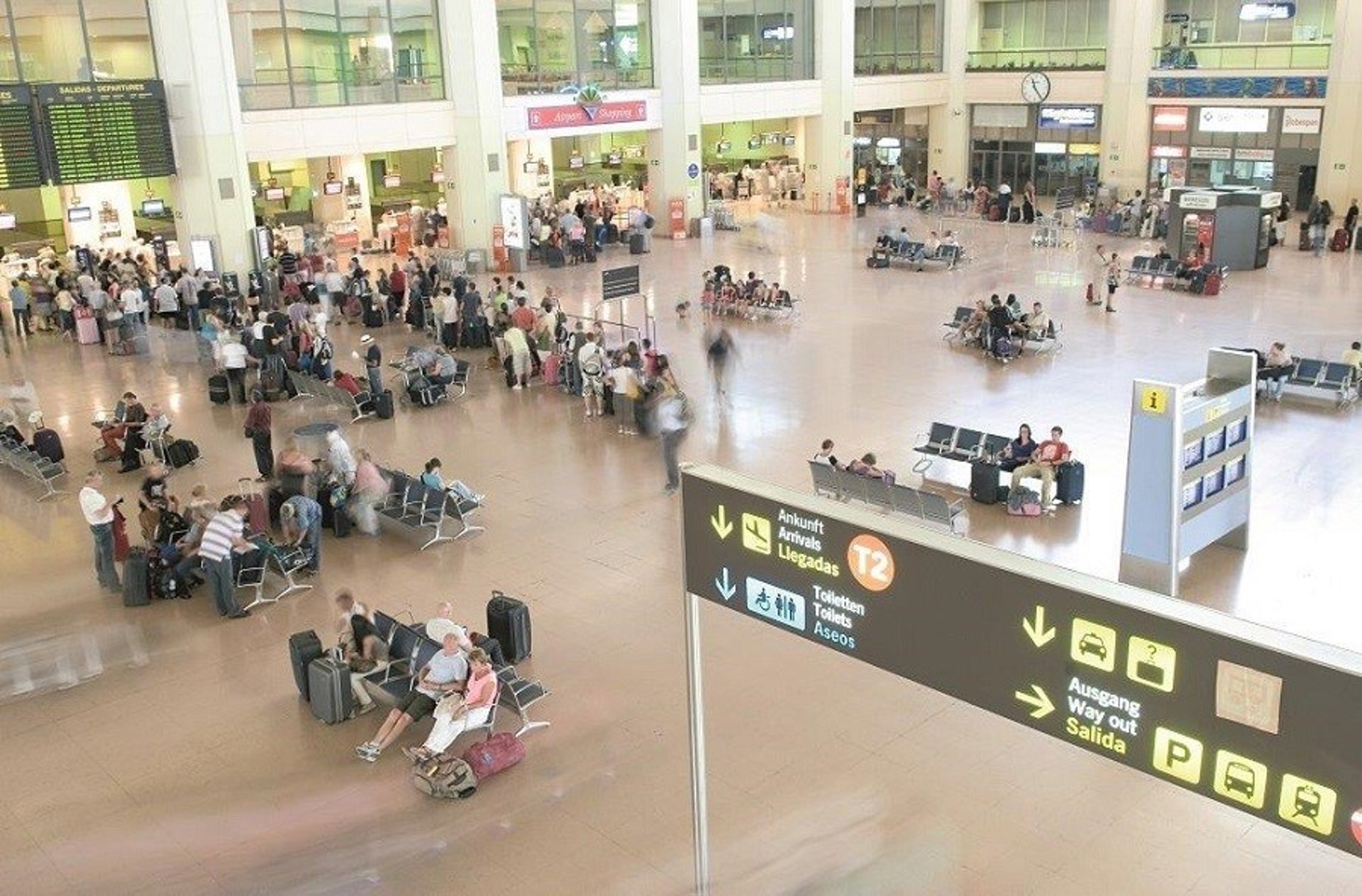 El tráfico aéreo en los aeropuertos españoles crece un 3,3% en julio, según CEAV y Reclama Travel