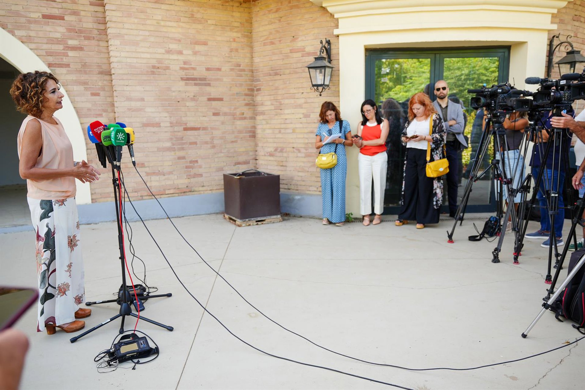 Montero reafirma su «afán» por «conseguir» que el proyecto de PGE para 2026 «se apruebe» en el Congreso