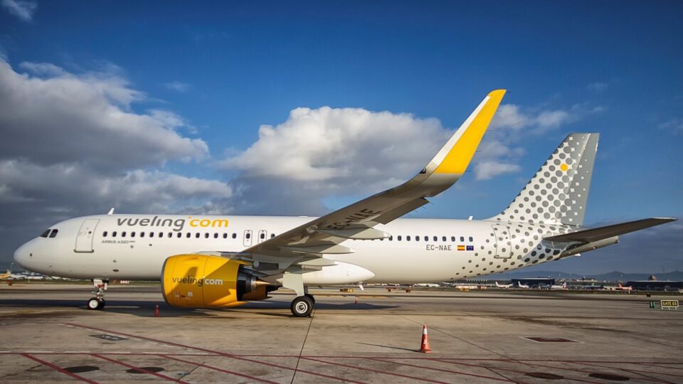 Vueling refuerza su oferta de invierno en Santiago y Tenerife con casi millón y medio de plazas