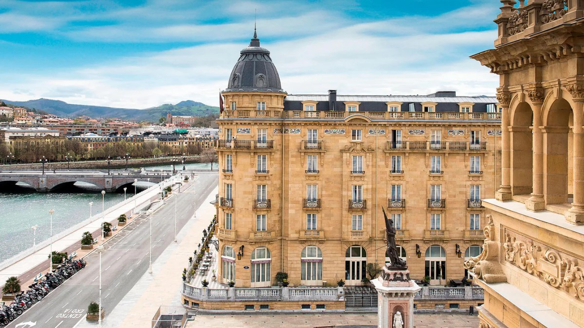 Alta gastronomía, cultura y solidaridad: el hotel María Cristina celebra la cuarta edición de su gala solidaria Maitia