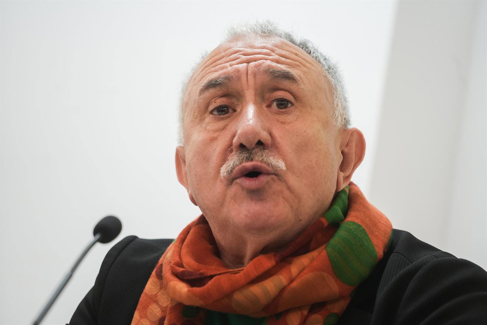 Álvarez (UGT) no ve señales de alarma en el empleo y pide ‘un día sin inmigrantes’ para reivindicar su valor