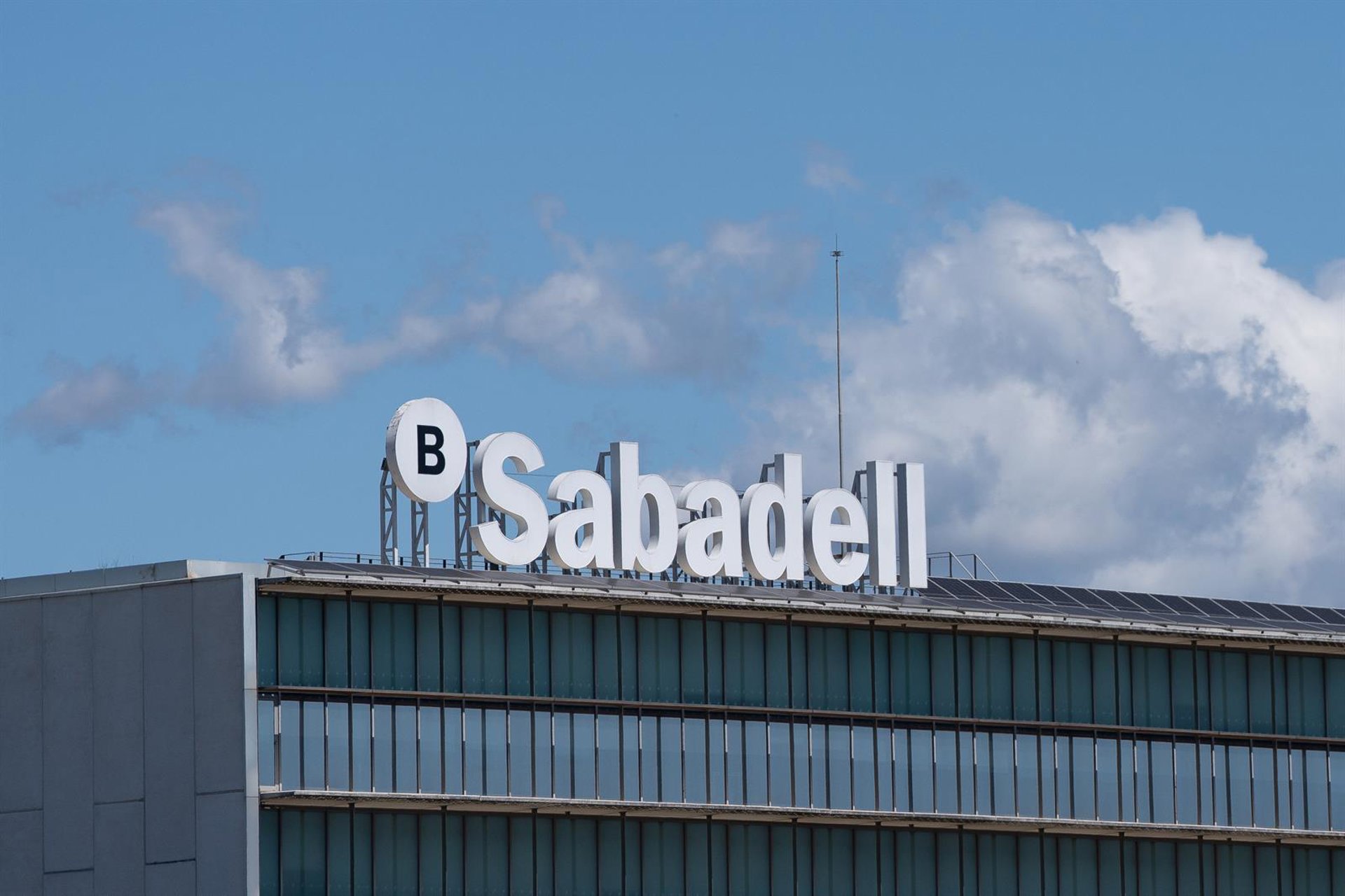 BlackRock supera el umbral del 7% de participación en Sabadell a las puertas de la OPA de BBVA