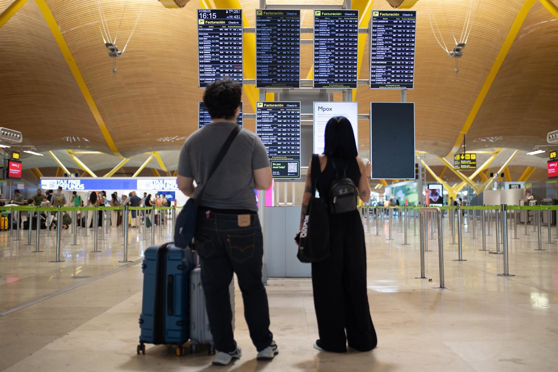 Las compañías aéreas programan otro récord de asientos para invierno después de un verano histórico