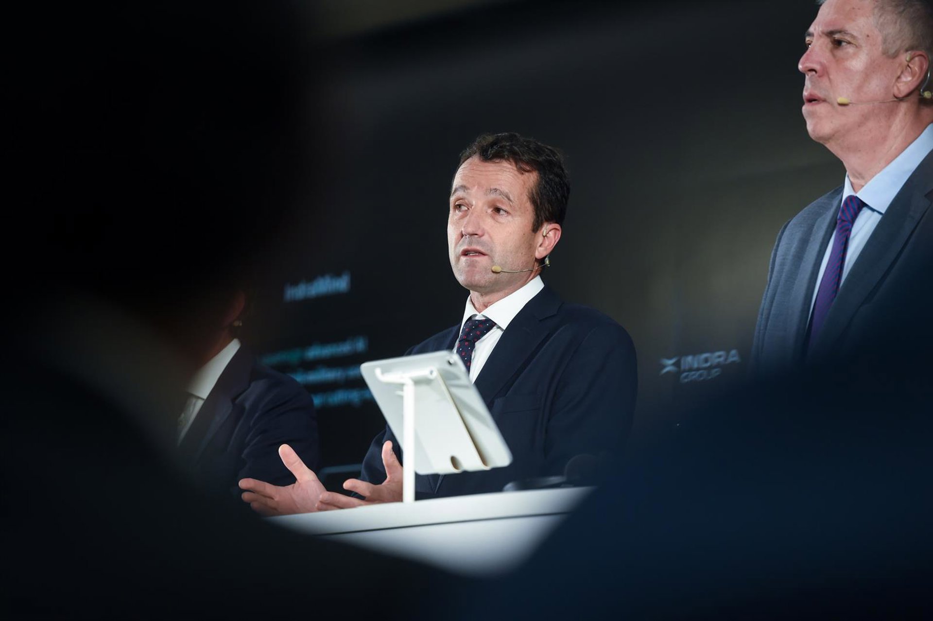 La participación de Escribano en Indra tras la posible fusión se quedará por debajo del 28% de la SEPI