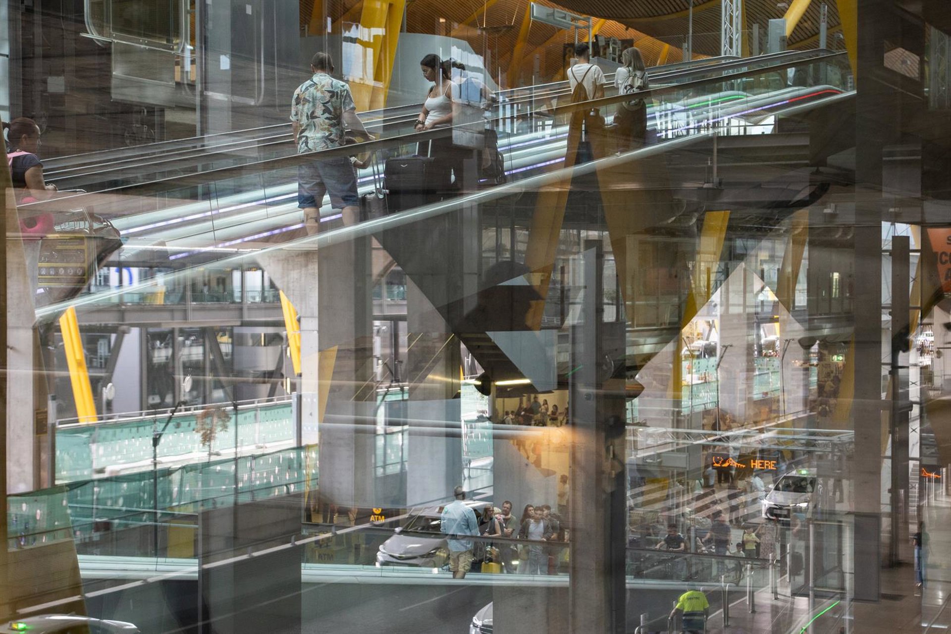 El PP señala que el Gobierno carece de «estrategia real» ante los recortes de Ryanair y pide congelar tasas