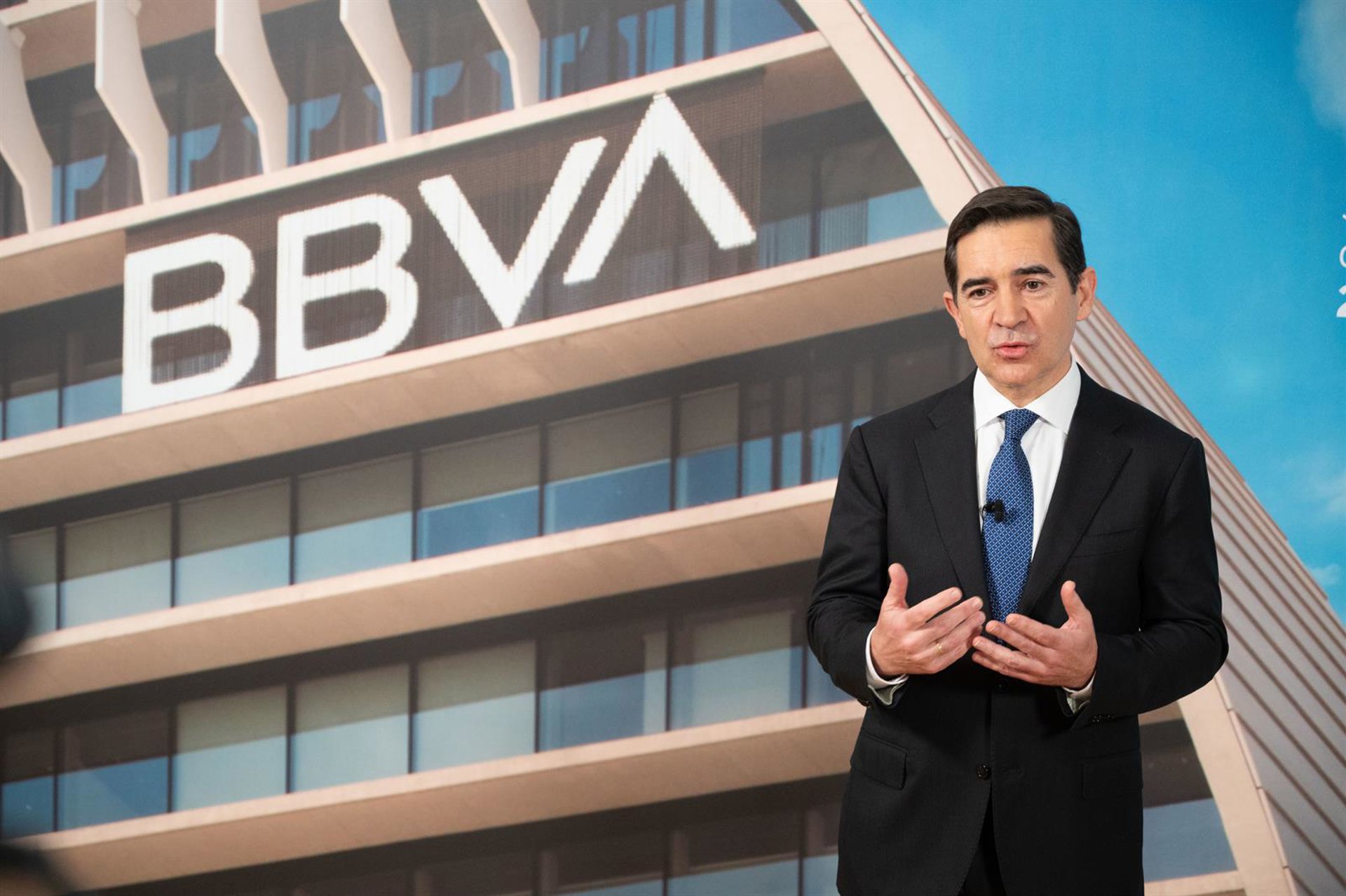 BBVA lanzará su OPA sobre Sabadell el próximo lunes y la cerrará el 7 de octubre