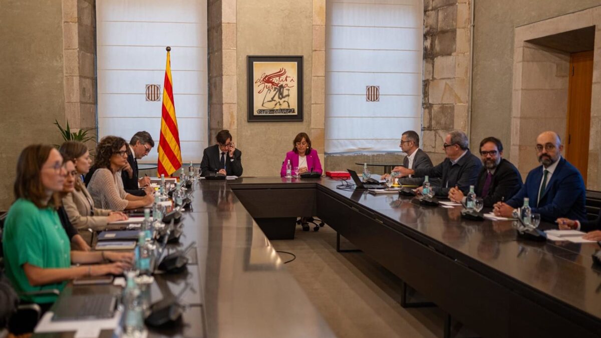 Illa se reúne con los presidentes de Renfe y Adif para abordar las ...