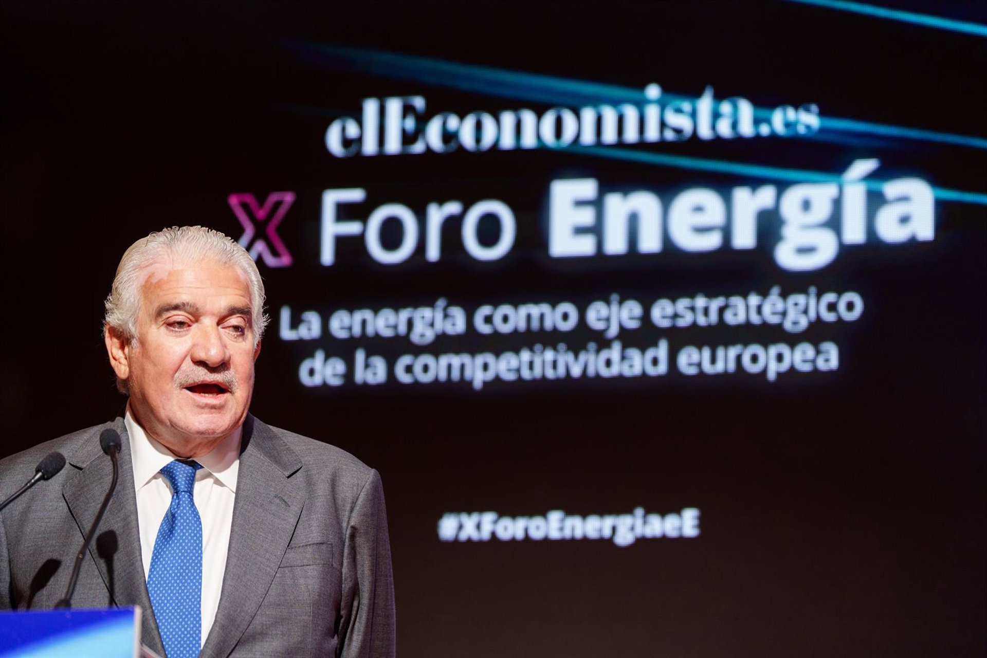 Bogas (Endesa) advierte de que la saturación del sistema eléctrico frena proyectos estratégicos en España