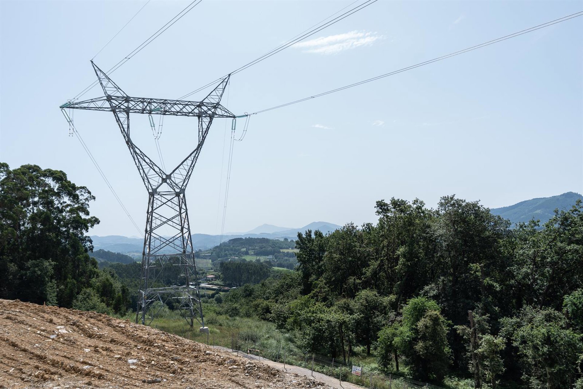 Gobierno vasco espera cerrar hoy una reunión con el central que dé solución a la saturada red eléctrica
